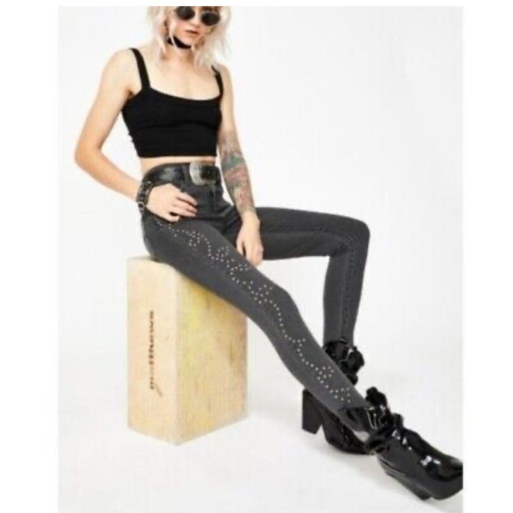 Levi's x Dolls Kill Roped Studded In Mile High Skinny Jeans in Light Grey